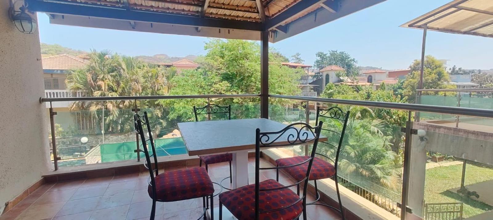 Gold Villa Лонавала Экстерьер фото